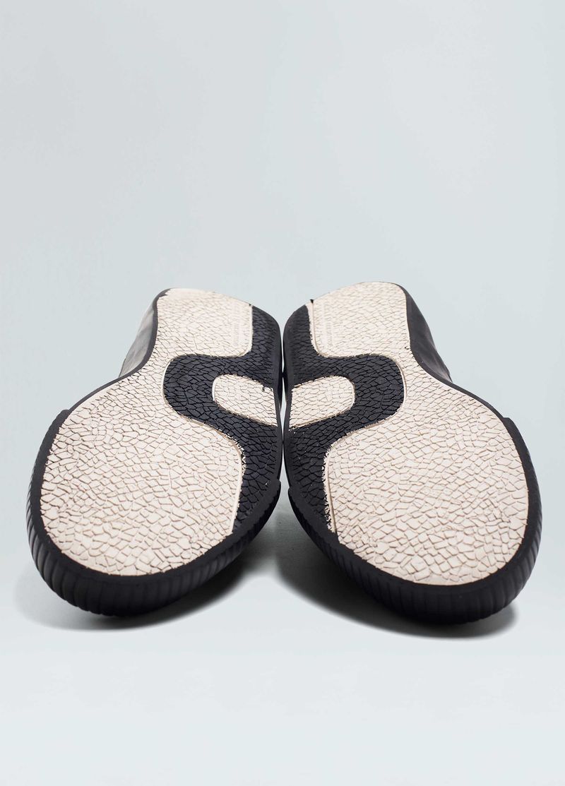 TENIS CANVAS SLIP ON BLACK SOLE MASC