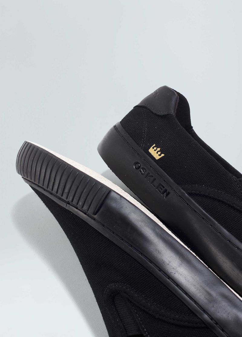 TENIS CANVAS SLIP ON BLACK SOLE MASC