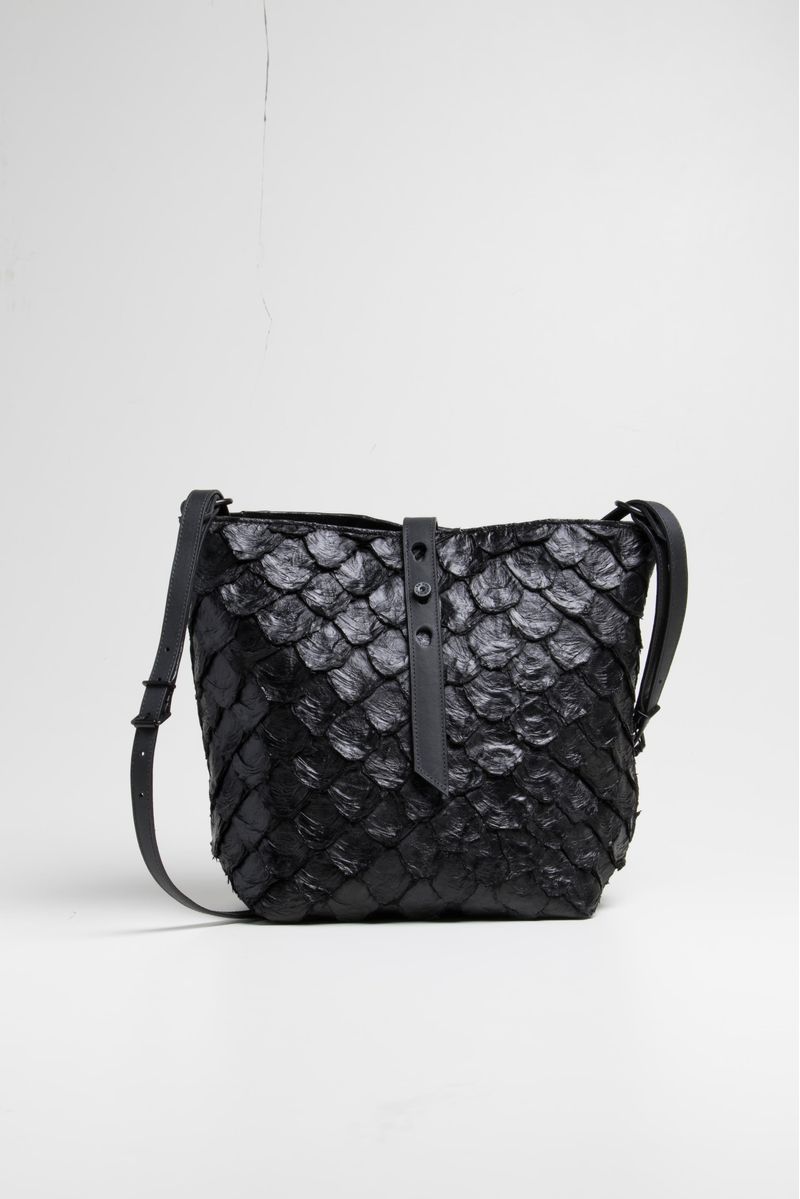 airuma box bucket bag