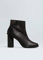 BOTA COURO MICROFUROS