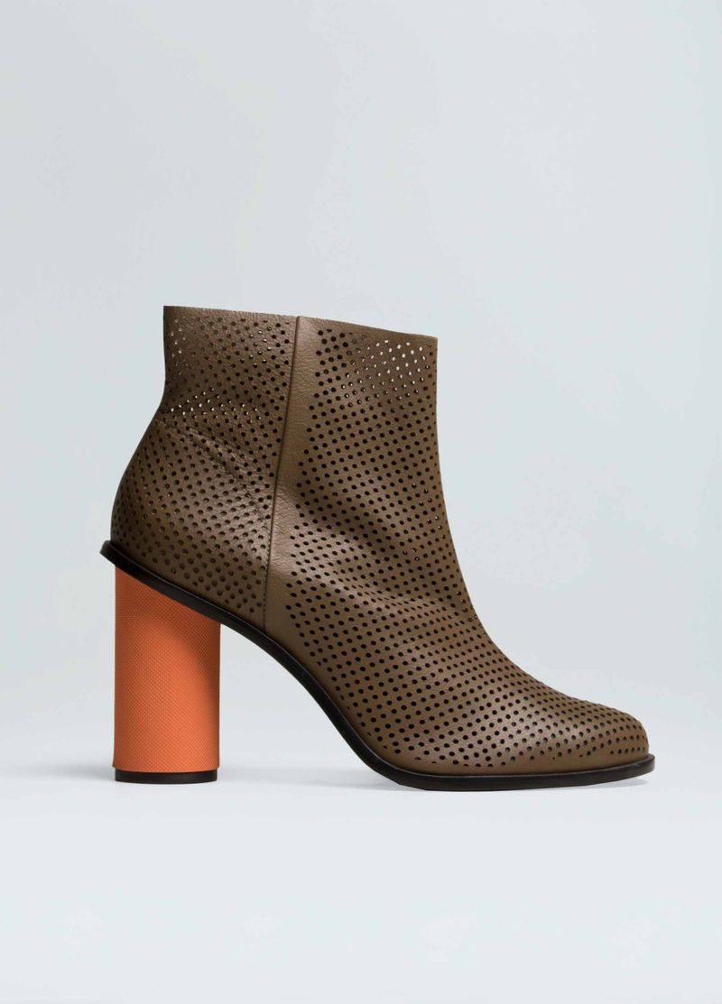 BOTA COURO MICROFUROS