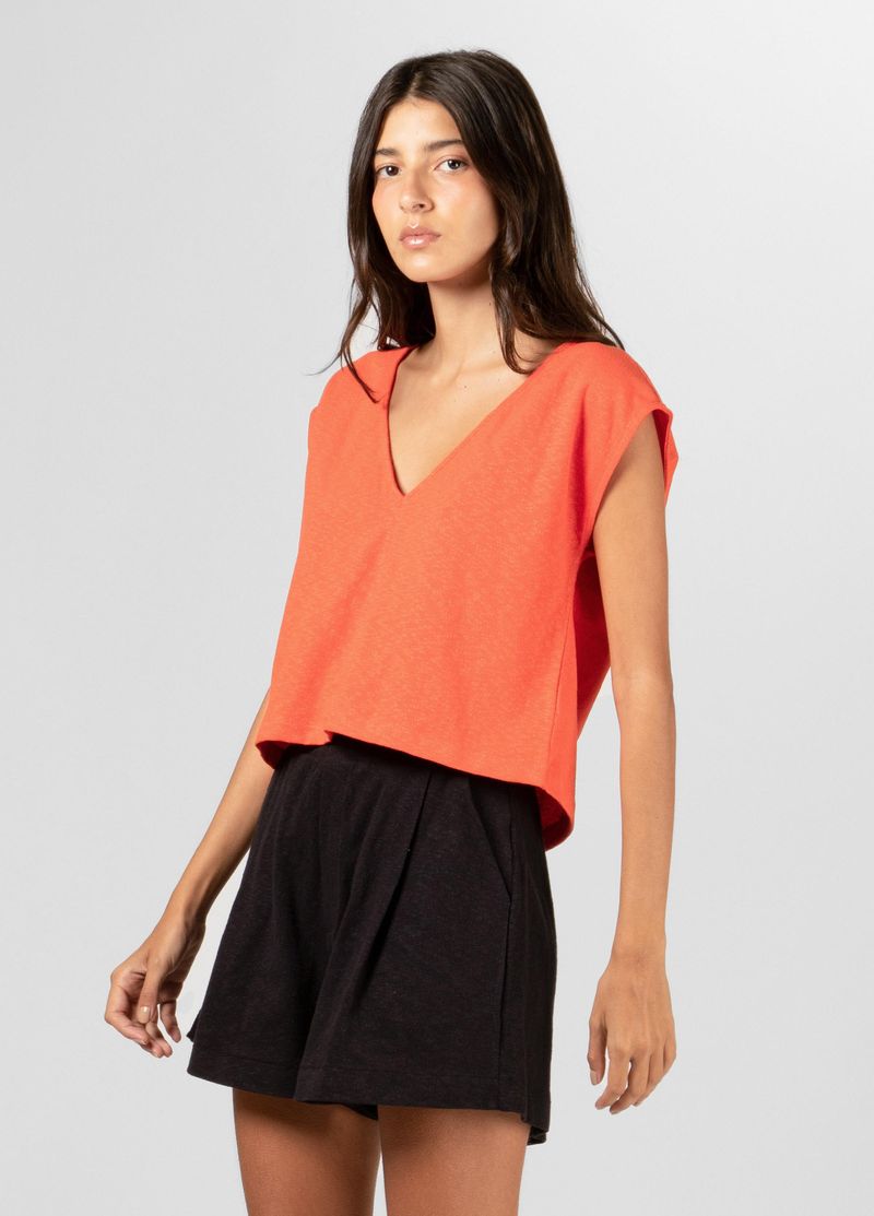 SLEEVELESS FEM OVER HEART