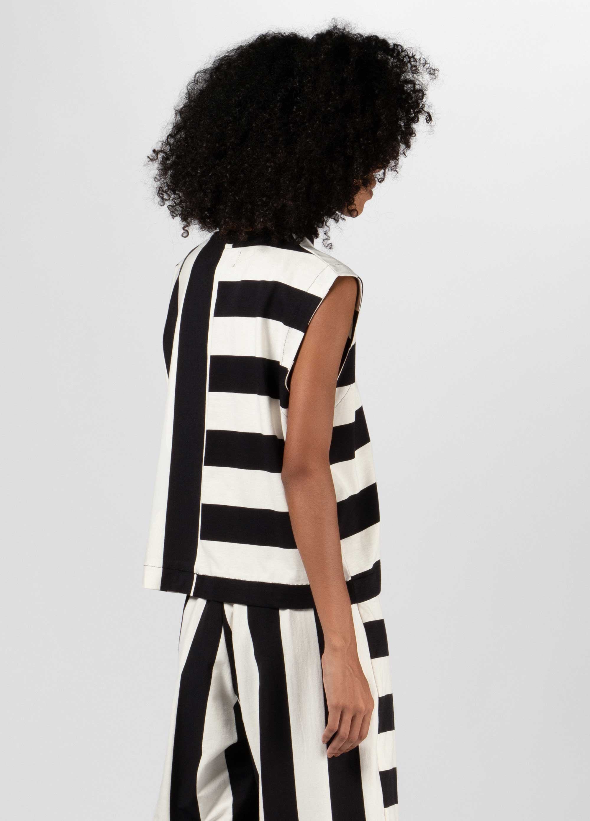 Sleeveless stripes