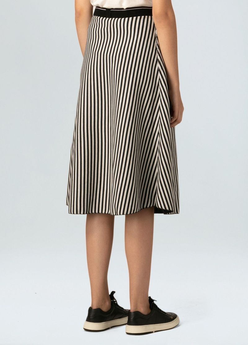saia double black e stripe