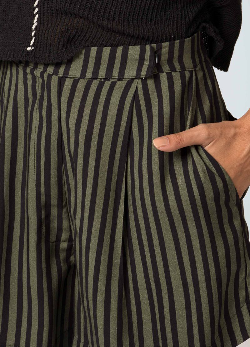 SHORT RISCA