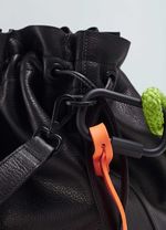 BOLSA COURO SOFT BUCKET COULISSE