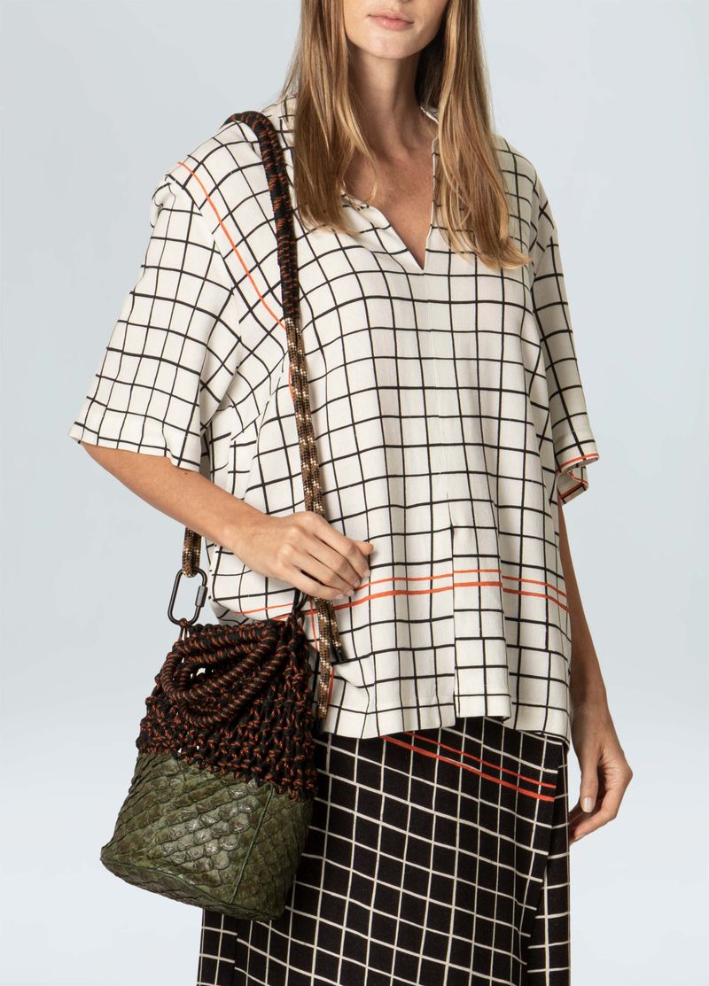 BOLSA PIRARUCU E MACRAME