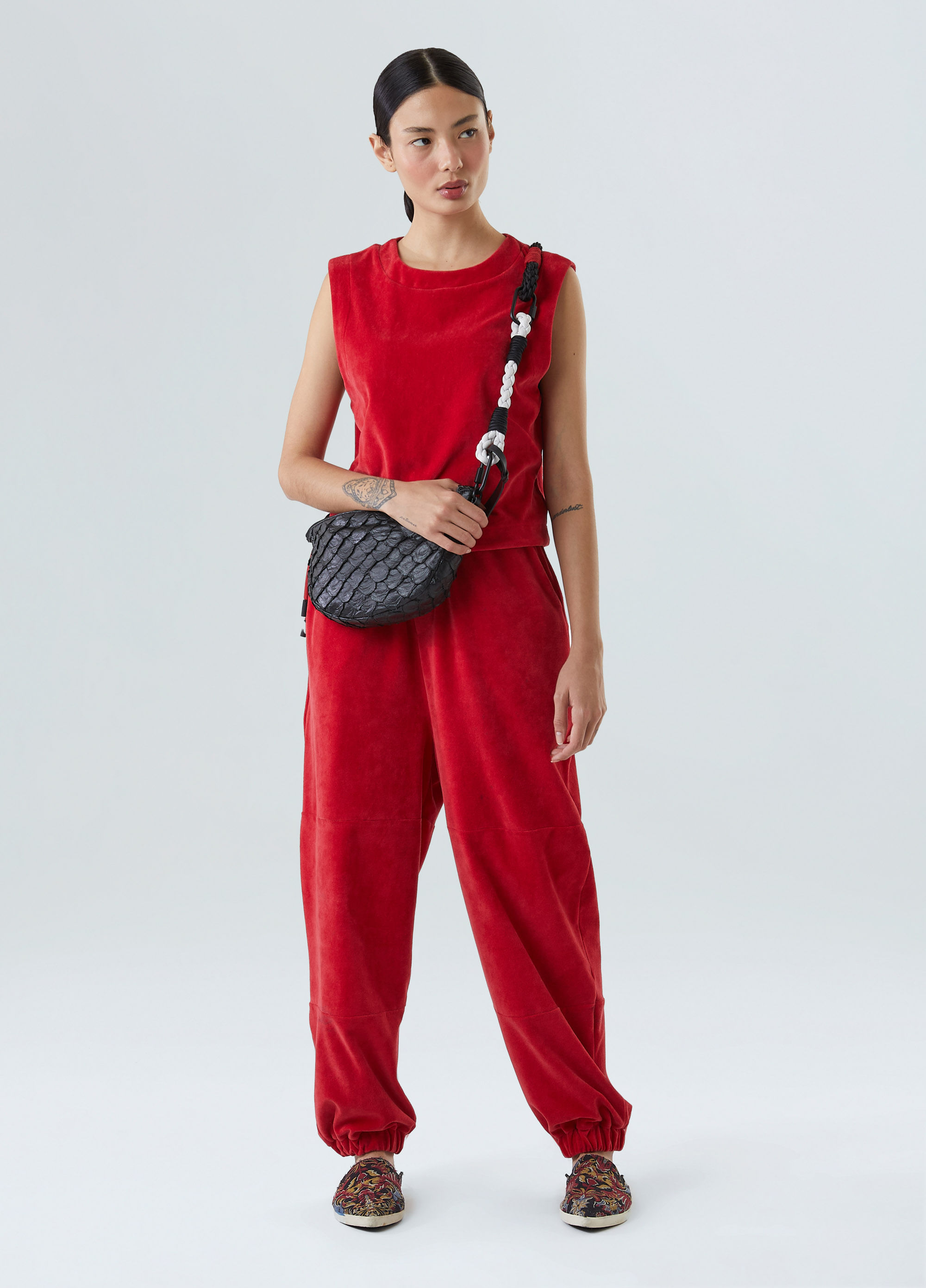 Sleeveless plush gola