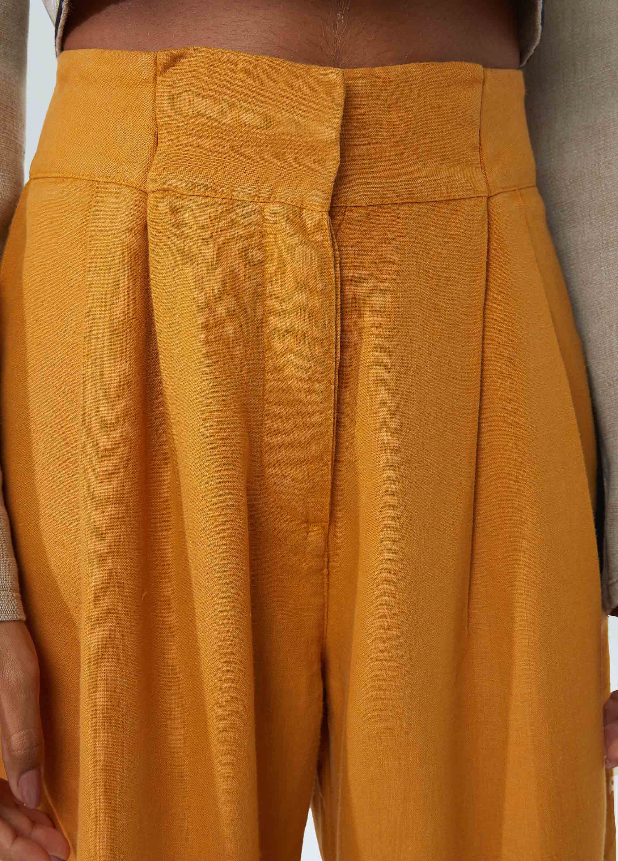 Calça recortes over linen