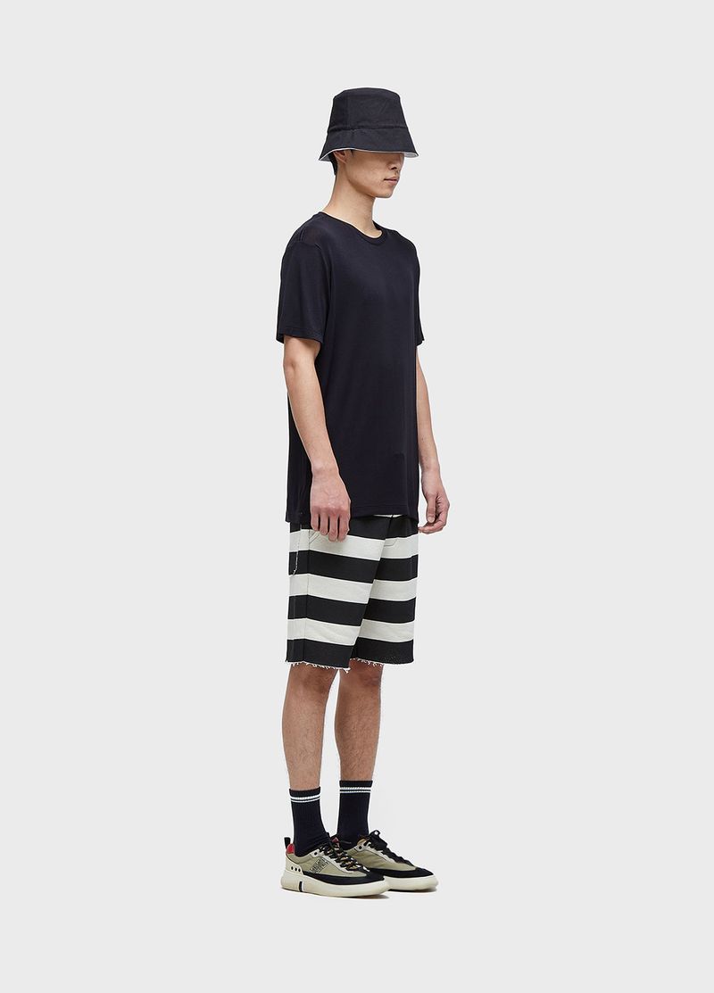 677281824_BERMUDA-CASUAL-MASC-LISTRADA-MOLETOM_2