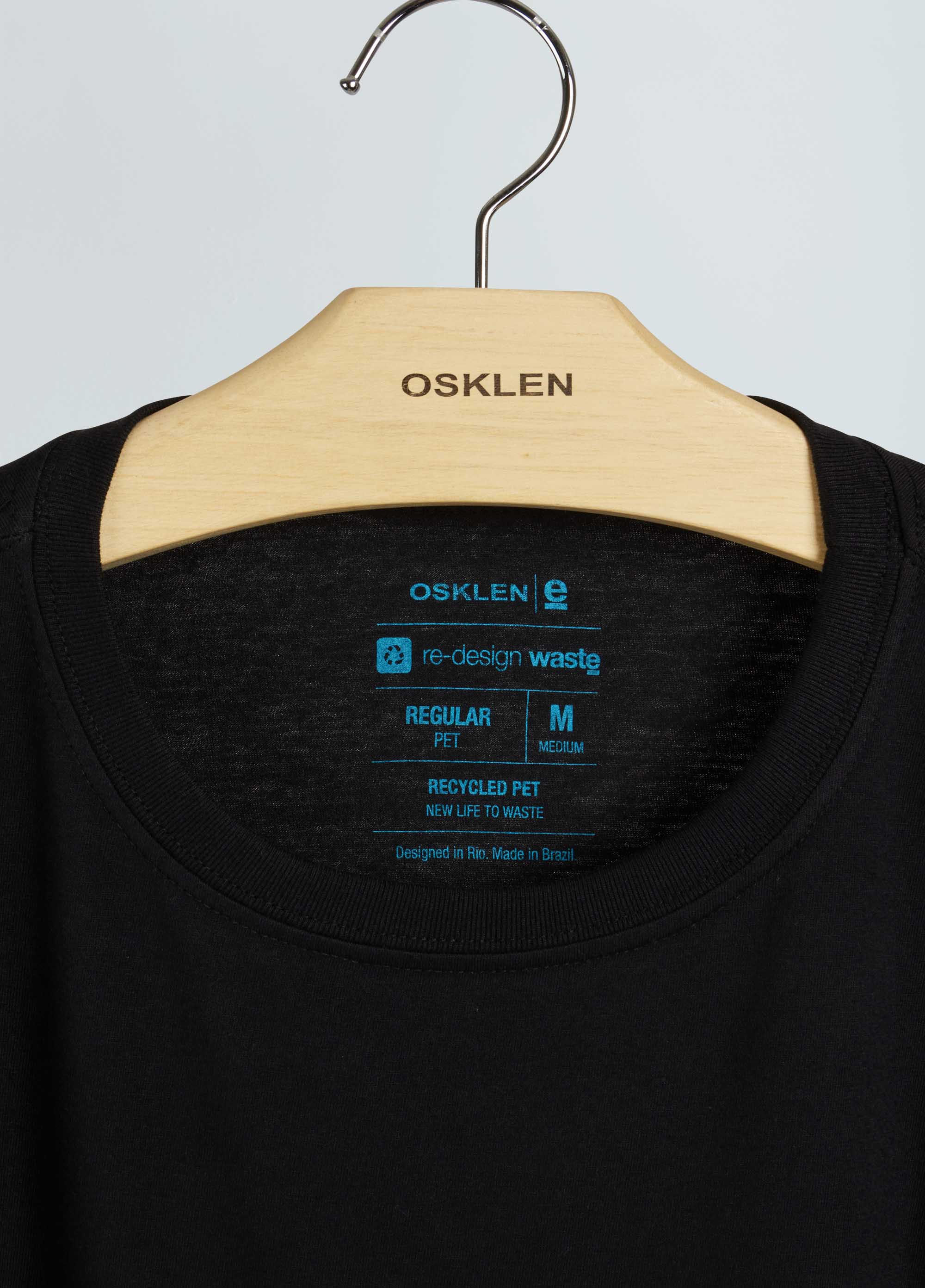 TSHIRT PET REUSE PLASTIC WASTE