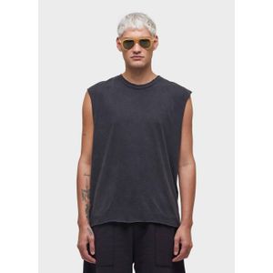 T-shirt sleeveless cut