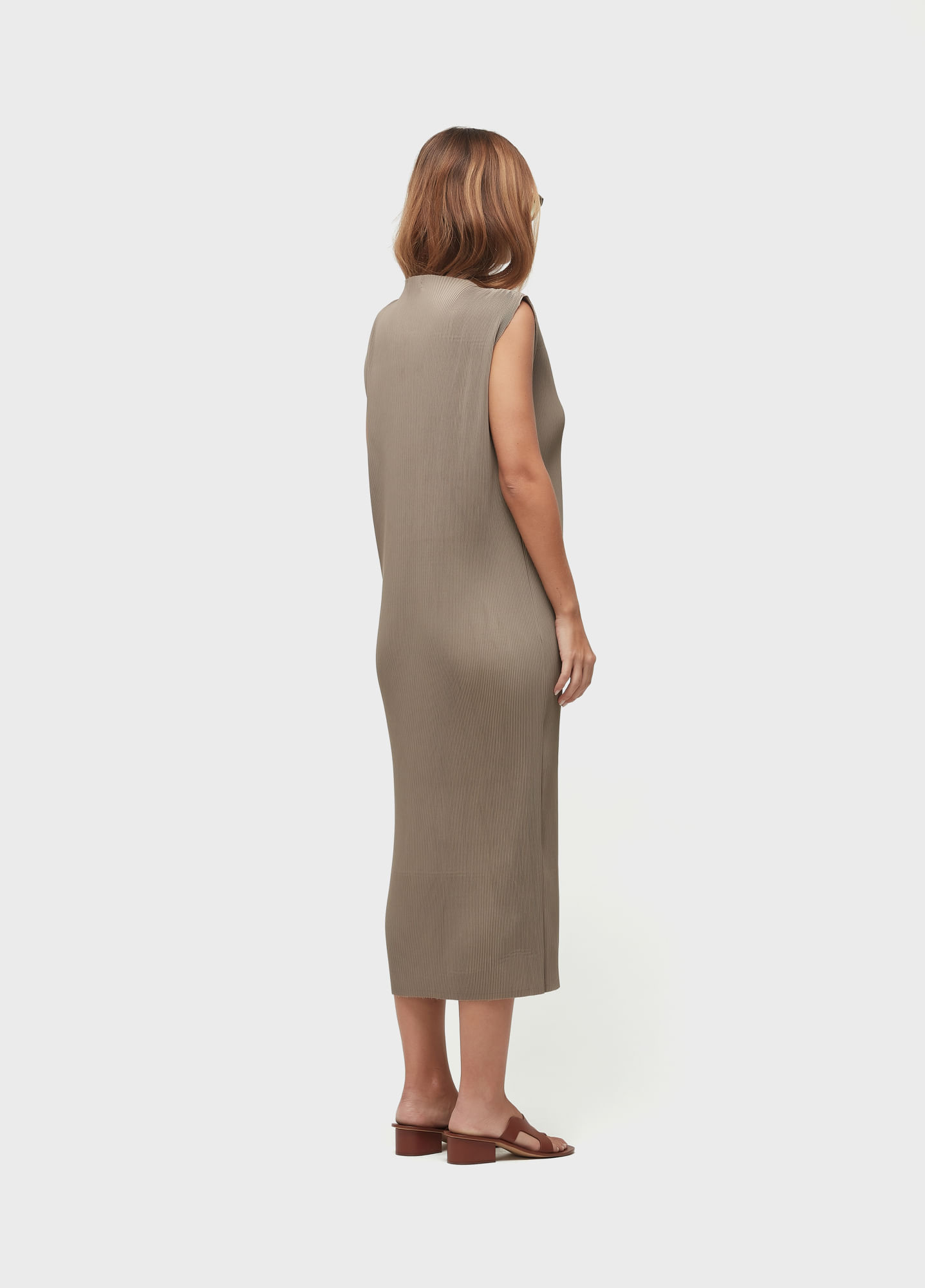 Vestido mini plisado lado