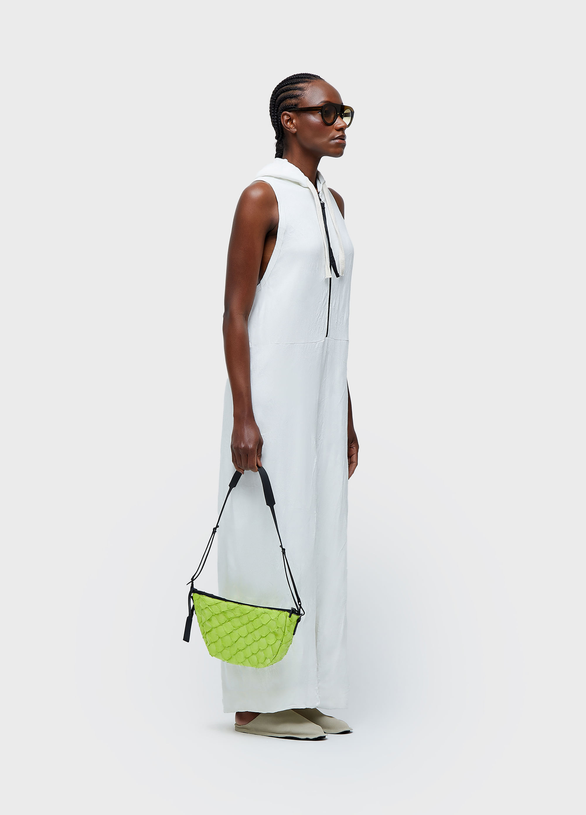 MACACAO SLEEVELESS CAPUZ WRINKLED