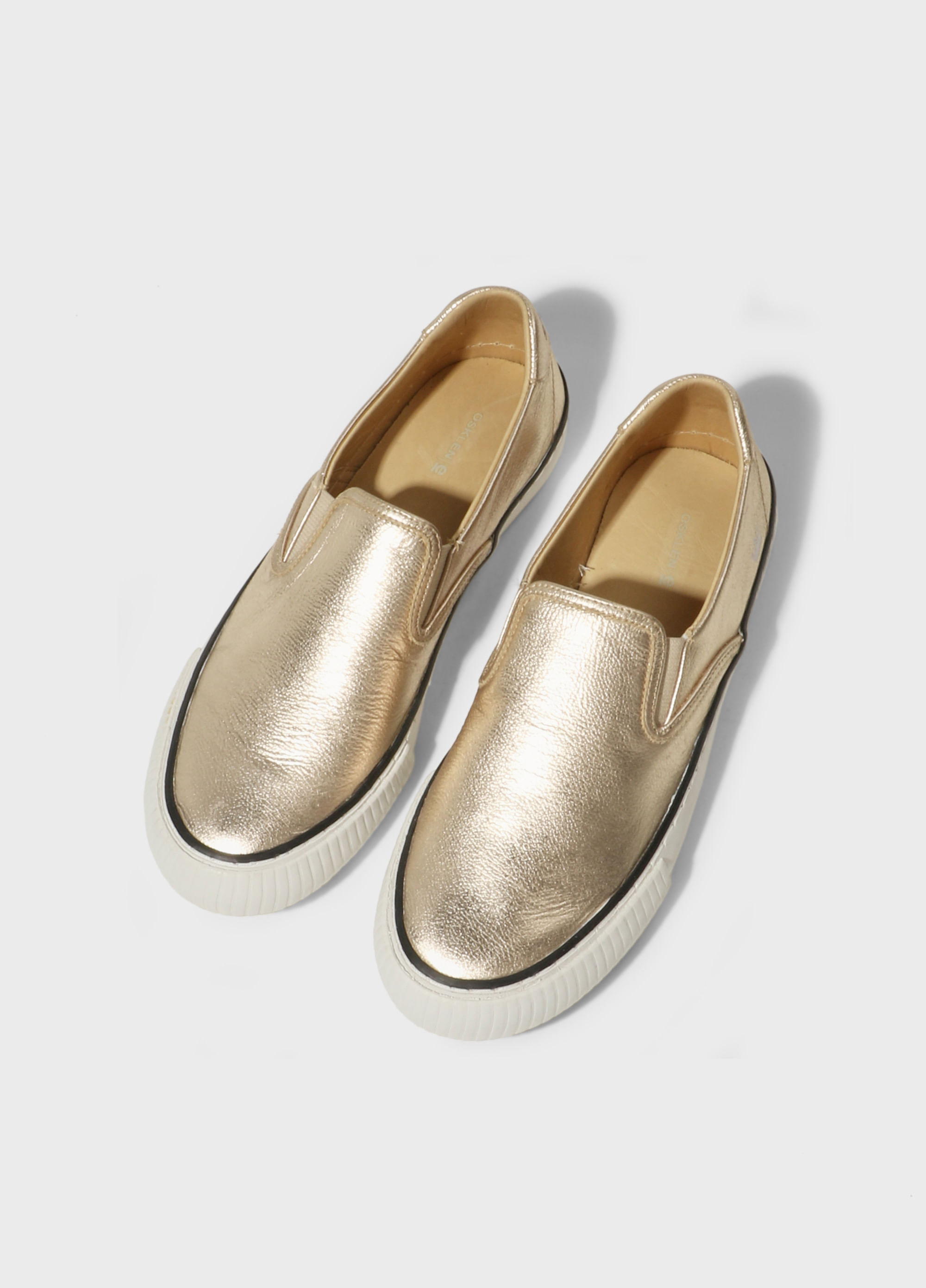TENIS CANVAS SLIP ON COURO