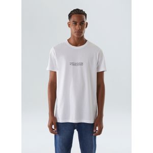 T-shirt stone platform