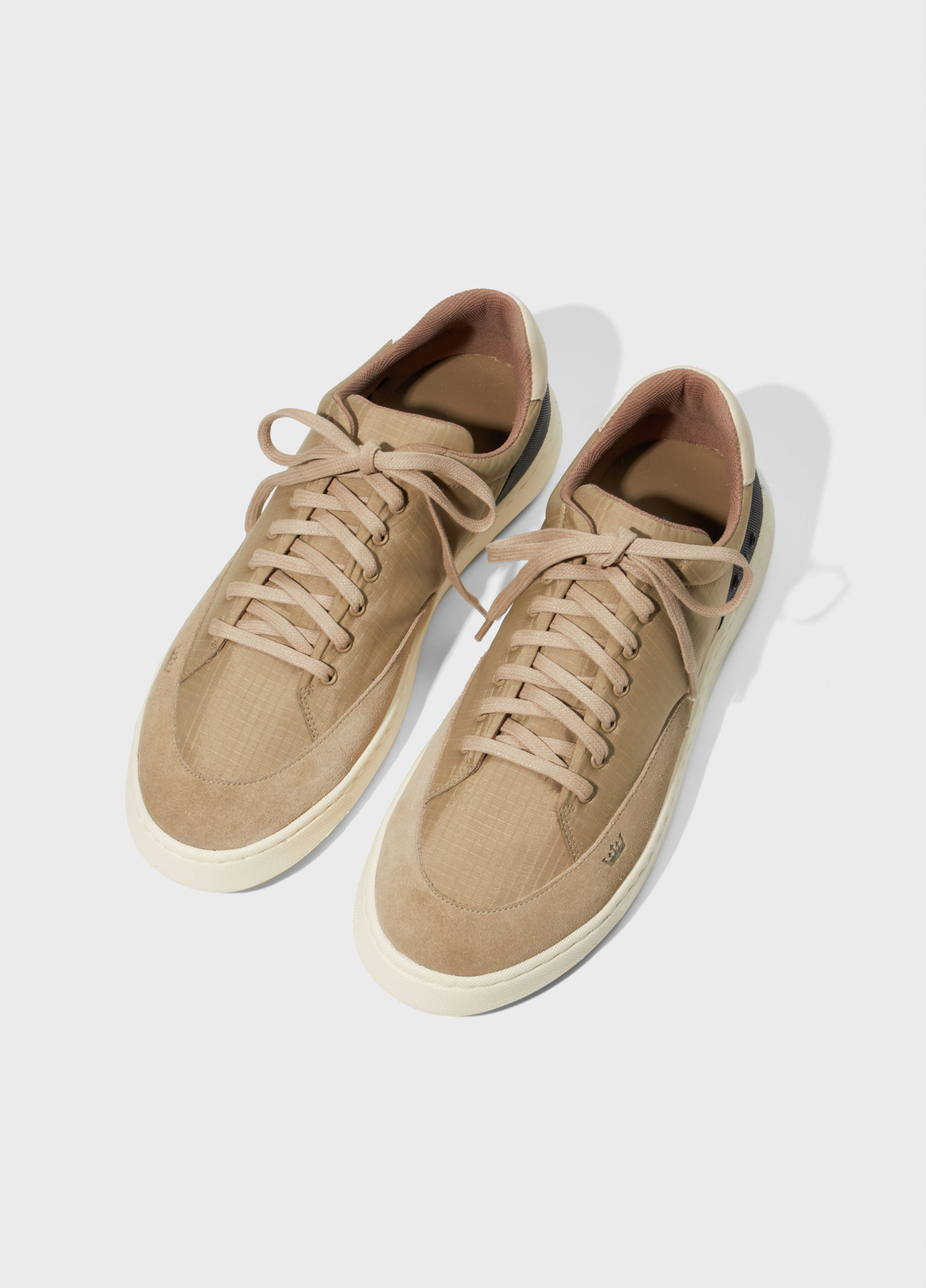Tenis superlight laces