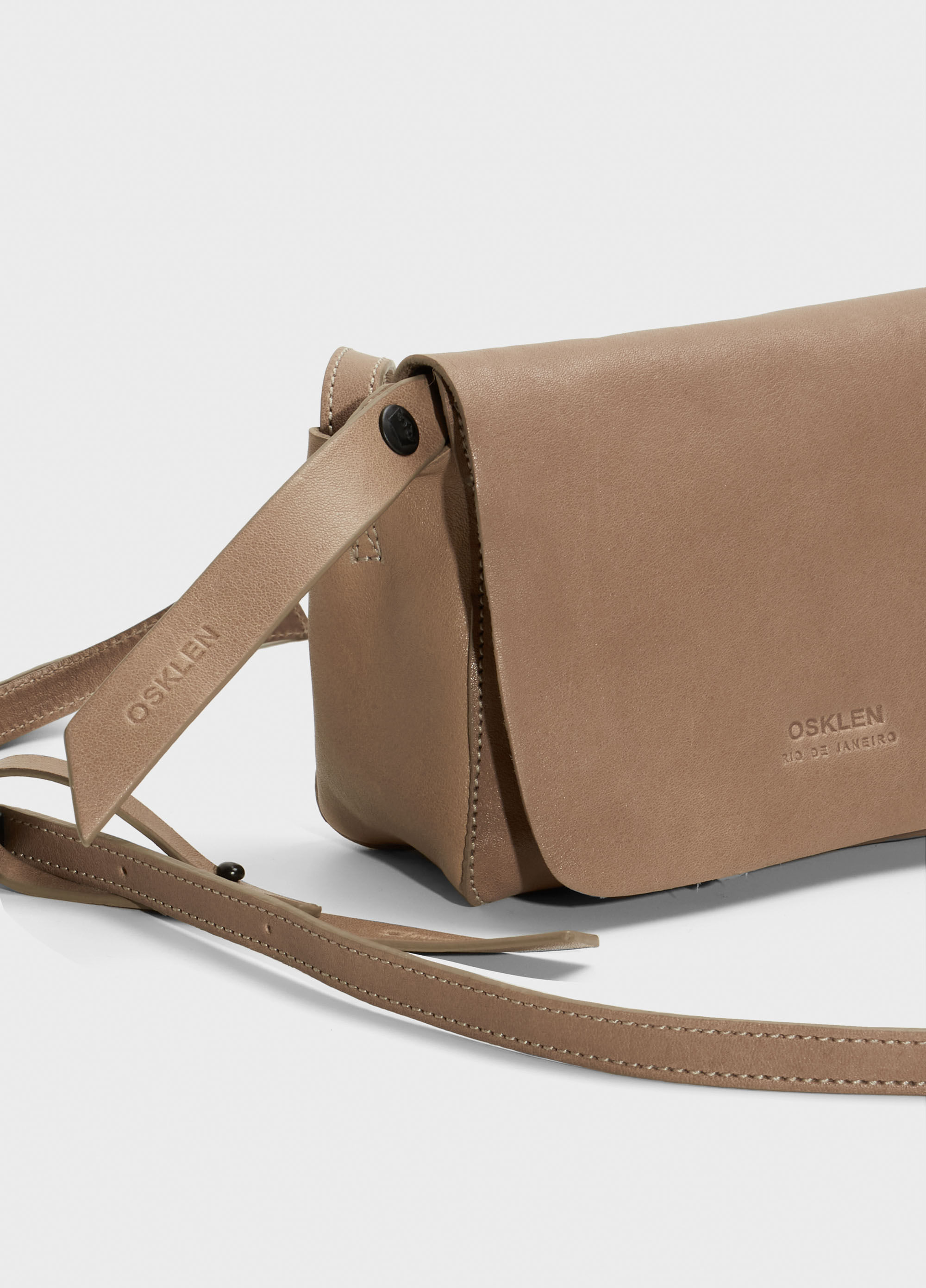 Mini leather crossbody e-basics | Osklen