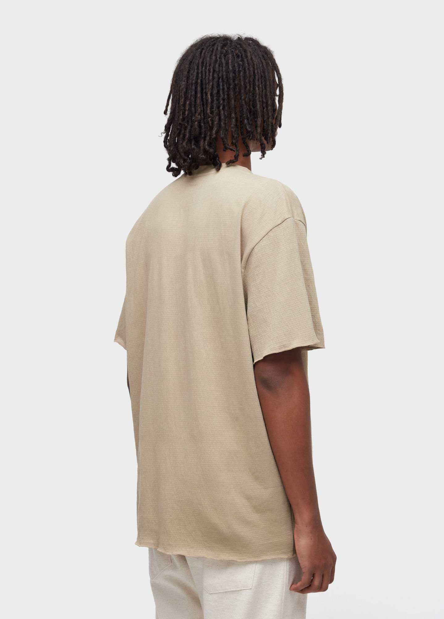 T-shirt wrinkled yogue