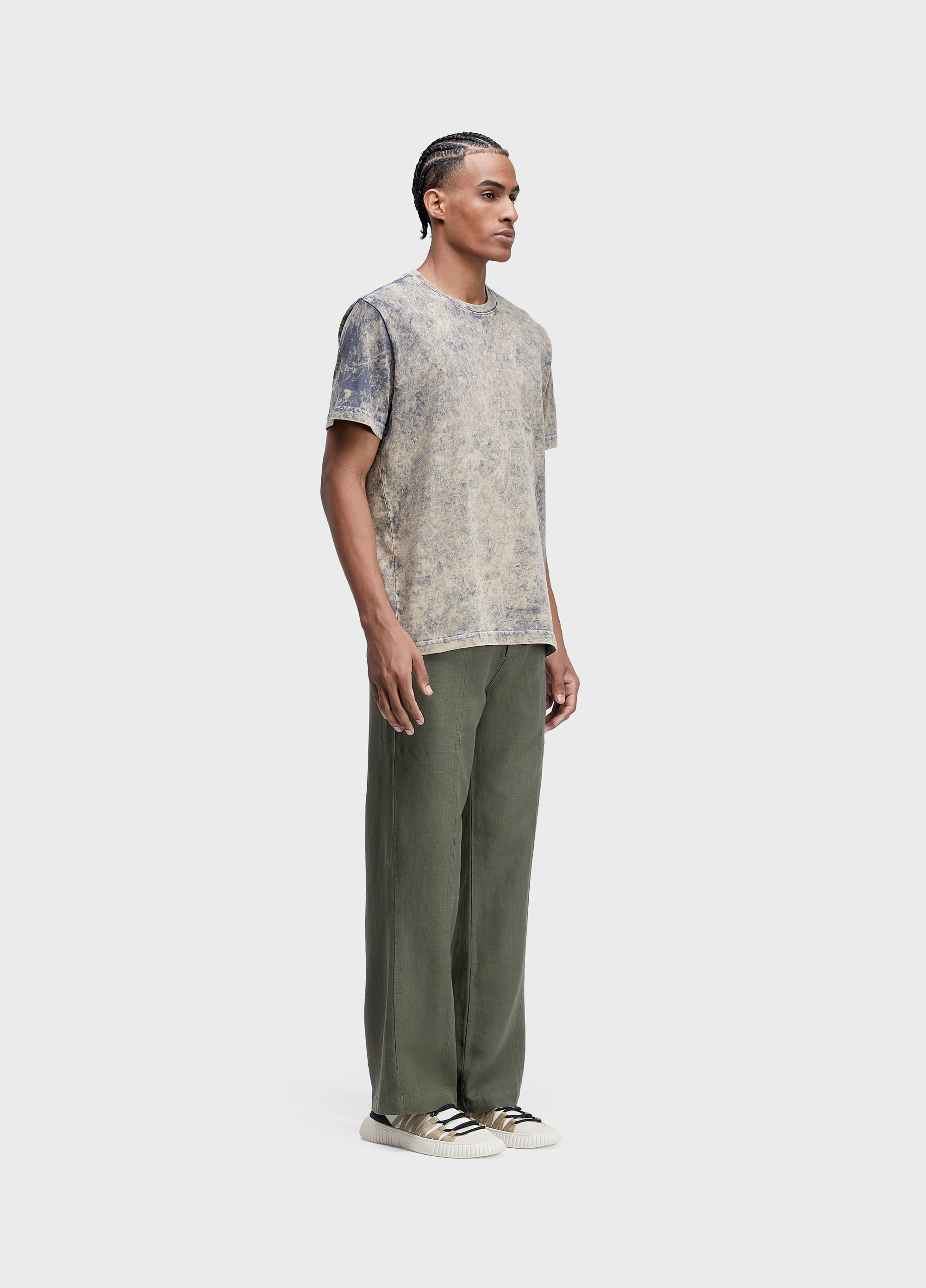 Calça alfaiataria flare linen