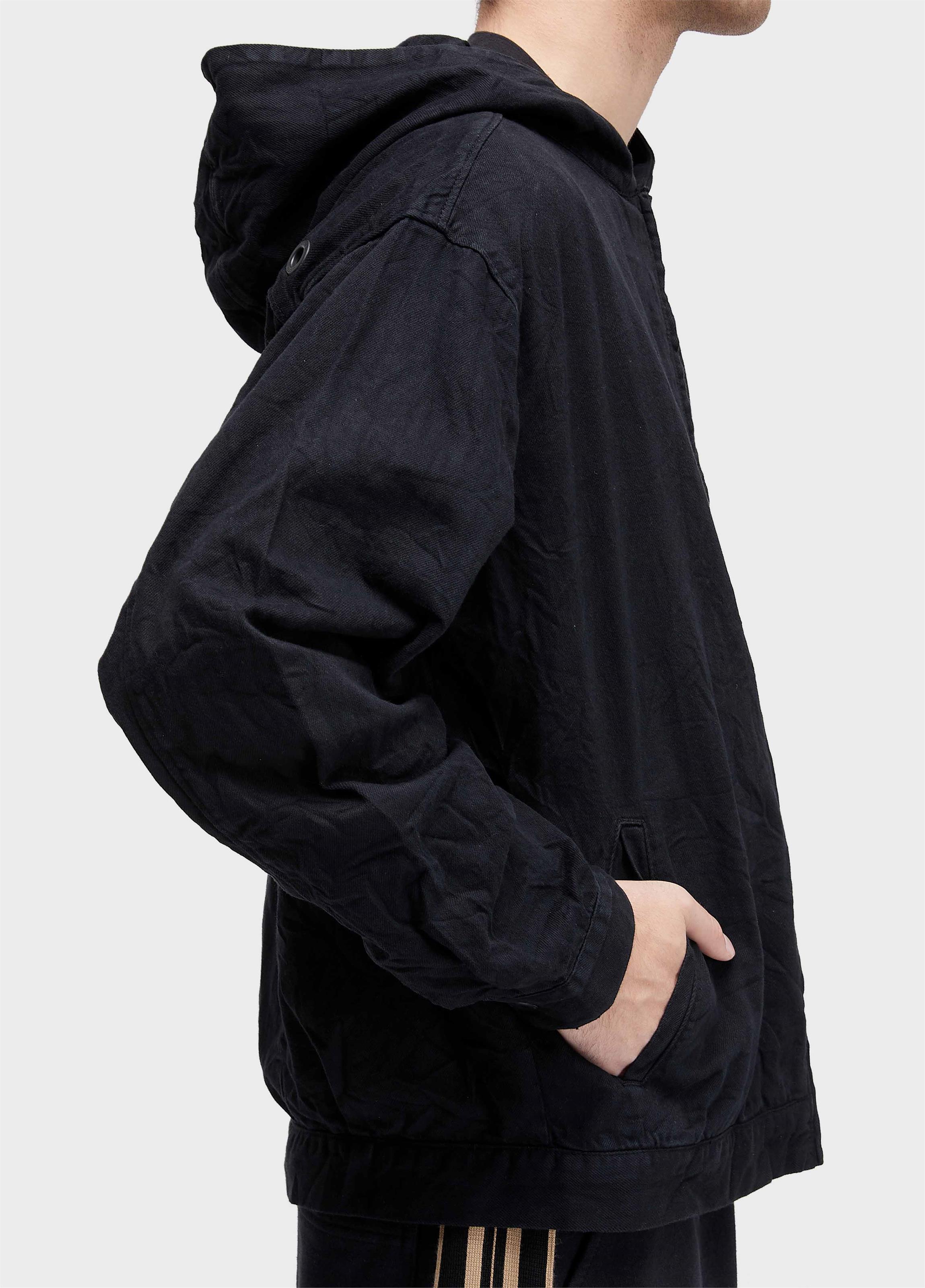 Casaco capuz twill wrinkled