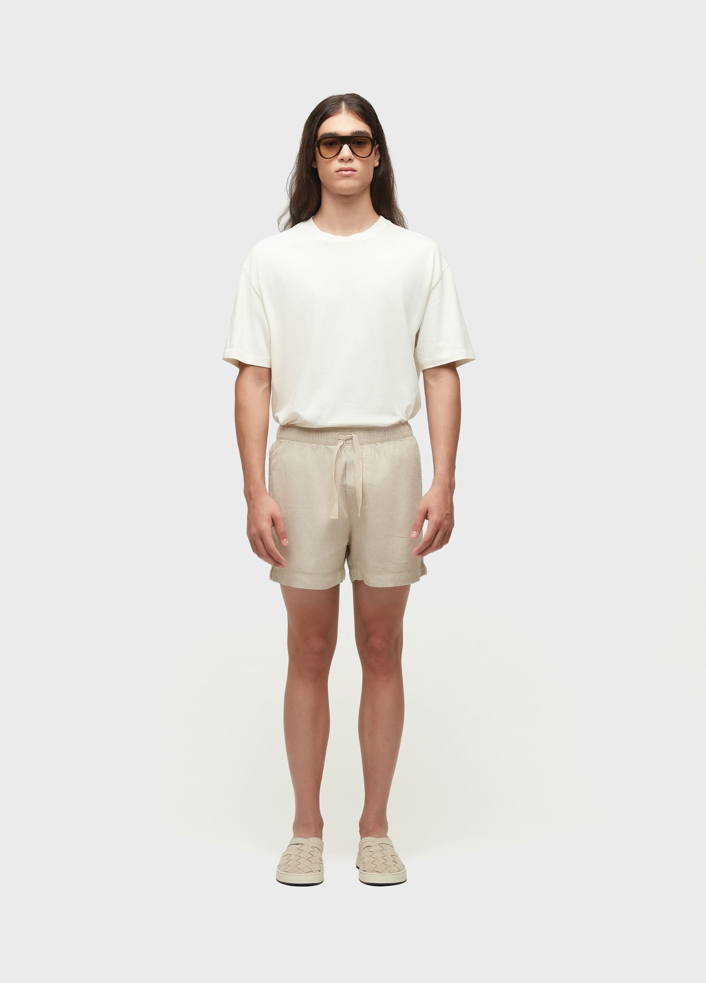 T-shirt over rustic lateral deslocada