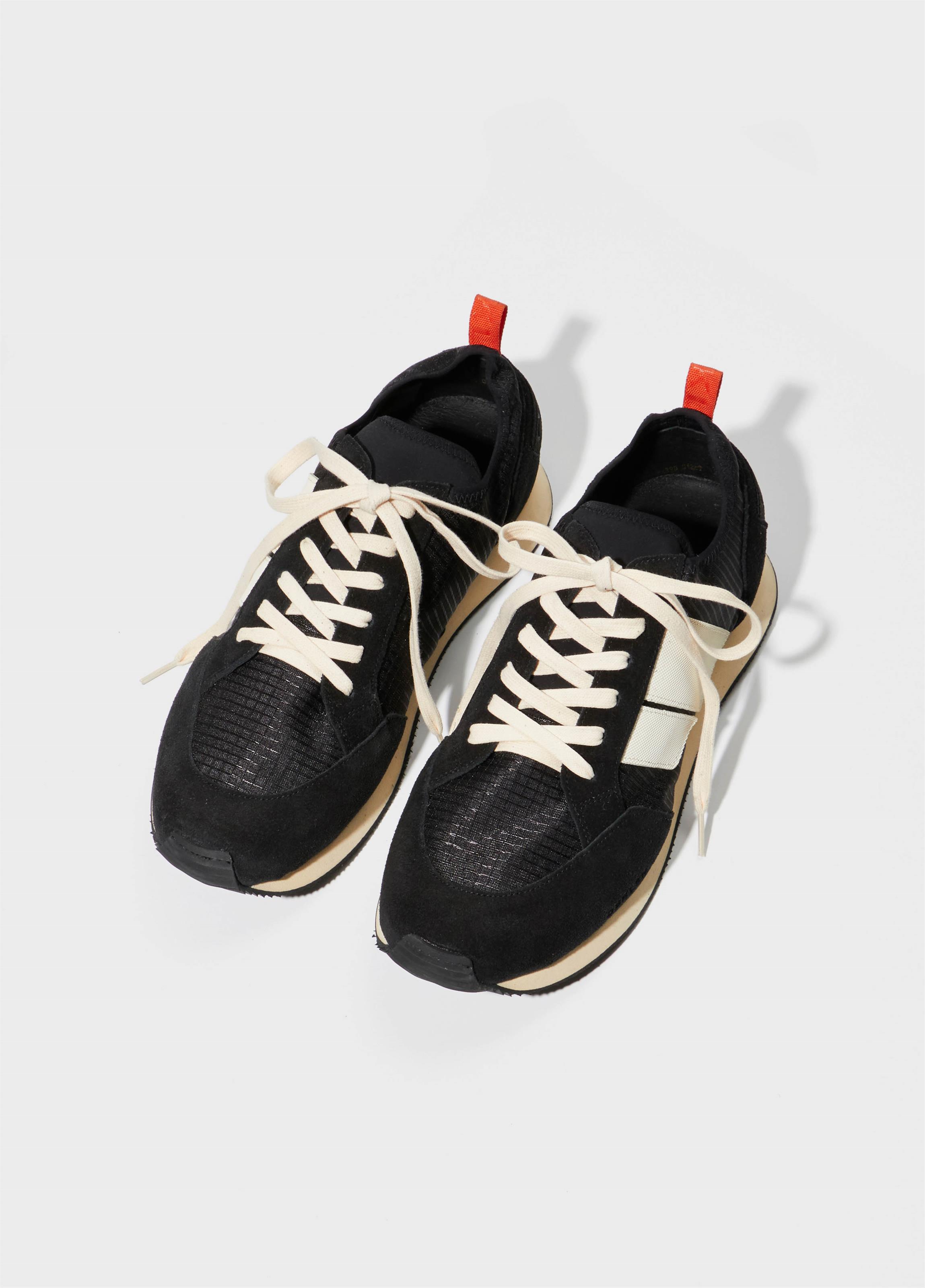 Tênis runner straps